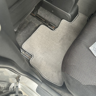 Ворсовые коврики на Nissan Tiida (C11) 2004 - 2014 в Мытищах