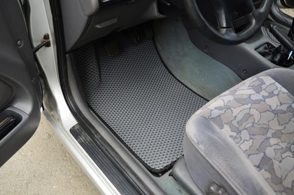 Ворсовые коврики на Toyota Avensis I 1997 - 2002 в Мытищах