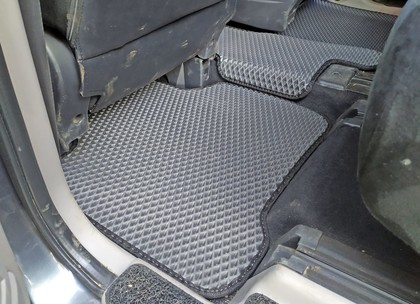 Коврики на Mitsubishi Grandis 2003 - 2009 в Мытищах