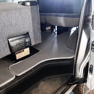 Коврики на Mitsubishi Delica 4 1994 - 2007 в Мытищах
