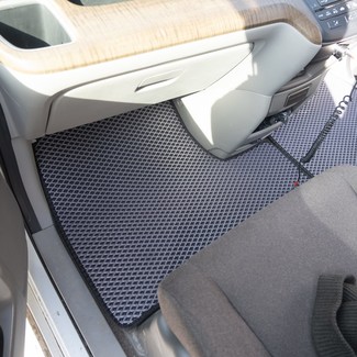 Коврики на Honda StepWGN V 2015 - 2021 в Мытищах