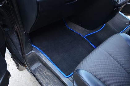 Ворсовые коврики на Nissan Elgrand (E51) 2002 - 2010 в Мытищах