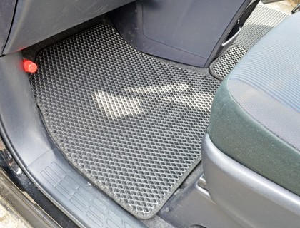 Ворсовые коврики на Toyota Voxy (R80) 2014 - 2021 в Мытищах