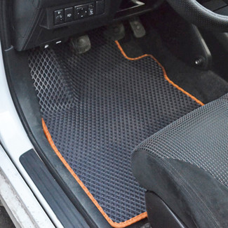 Ворсовые коврики на Nissan Tiida (C11) 2004 - 2014 в Мытищах