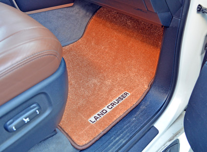 Коврики на Toyota Land Cruiser 200 2007 - 2021 в Мытищах