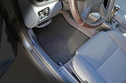 Ворсовые коврики на Nissan Almera II (N16) 2000 - 2006 в Мытищах