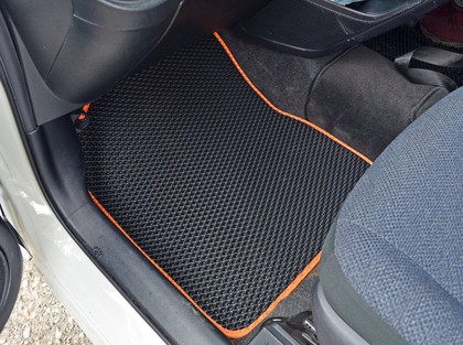Ворсовые коврики на Toyota Sienta II 2015 - 2022 в Мытищах