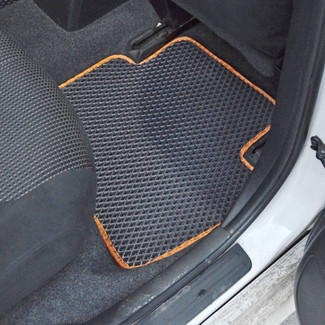 Ворсовые коврики на Nissan Tiida (C11) 2004 - 2014 в Мытищах