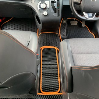 Ворсовые коврики на Toyota Sienta II 2015 - 2022 в Мытищах