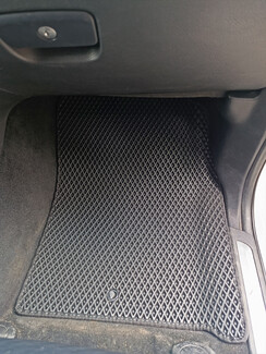 Коврики на Jeep Grand Cherokee (WK2) 2010 - 2022 в Мытищах