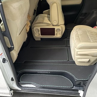 Коврики на Toyota Vellfire (H30) 2015 - 2023 в Мытищах