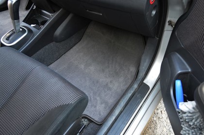 Ворсовые коврики на Nissan Tiida (C11) 2004 - 2014 в Мытищах