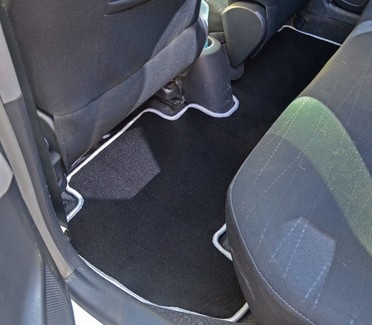 Ворсовые коврики на Toyota Yaris II 2005 - 2011 в Мытищах
