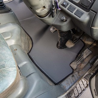 Ворсовые коврики на Mitsubishi Fuso Canter VI узкая кабина 1991 - 2010 в Мытищах