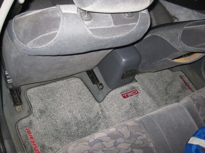 Ворсовые коврики на Toyota Avensis I 1997 - 2002 в Мытищах