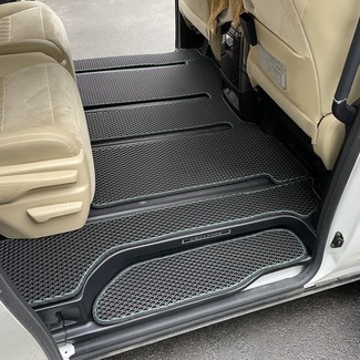Коврики на Toyota Vellfire (H30) 2015 - 2023 в Мытищах