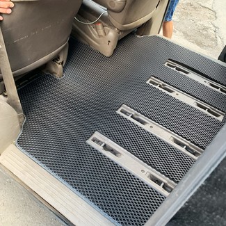 Ворсовые коврики на Chrysler Town and Country IV короткая база 2000 - 2007 в Мытищах