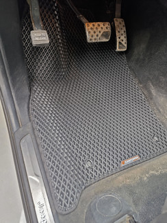 Коврики на Jeep Grand Cherokee (WK2) 2010 - 2022 в Мытищах