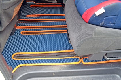 Коврики на Nissan Serena (C25) 2005 - 2010 в Мытищах