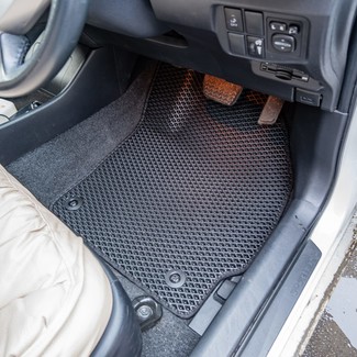 Ворсовые коврики на Toyota Prius (30) 2009 - 2016 в Мытищах
