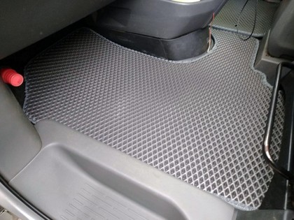 Коврики на Toyota Noah (R70) 2007 - 2013 в Мытищах