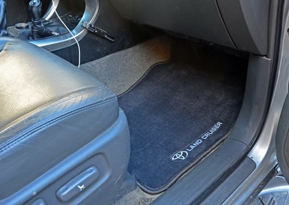 Ворсовые коврики на Toyota Land Cruiser Prado 120 2002 - 2009 в Мытищах