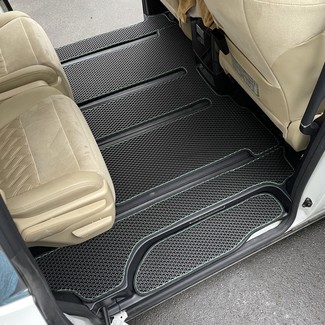 Коврики на Toyota Vellfire (H30) 2015 - 2023 в Мытищах