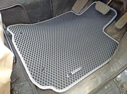 Коврики на Toyota Wish I 2003 - 2009 в Мытищах