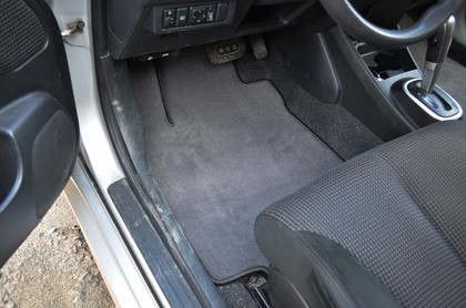 Ворсовые коврики на Nissan Tiida (C11) 2004 - 2014 в Мытищах