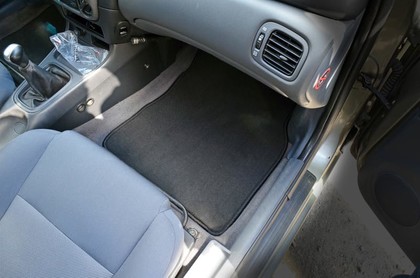 Ворсовые коврики на Nissan Almera II (N16) 2000 - 2006 в Мытищах