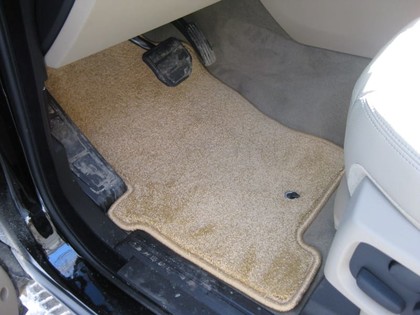Коврики на Land Rover Discovery III 2004 - 2009 в Мытищах