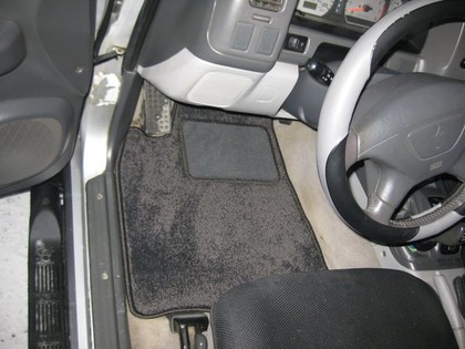Ворсовые коврики на Mitsubishi Pajero Sport I 1998 - 2009 в Мытищах